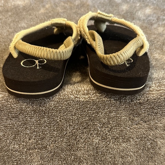 OP Kids Flip Flops - Black and Cream - Picture 3 of 4